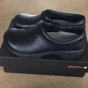 Black Merrill non slip work shoe